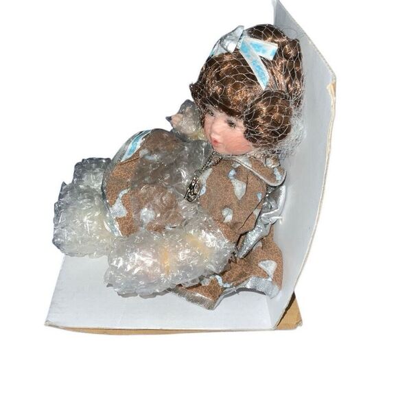 Marie Osmond Fine Collectibles Hershey’s Kisses Porcelain Doll - Picture 2 of 9